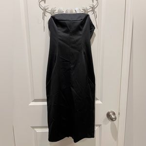 EXPRESS DESIGN STUDIO, Black strapless, polyester, knee-length dress, size 2